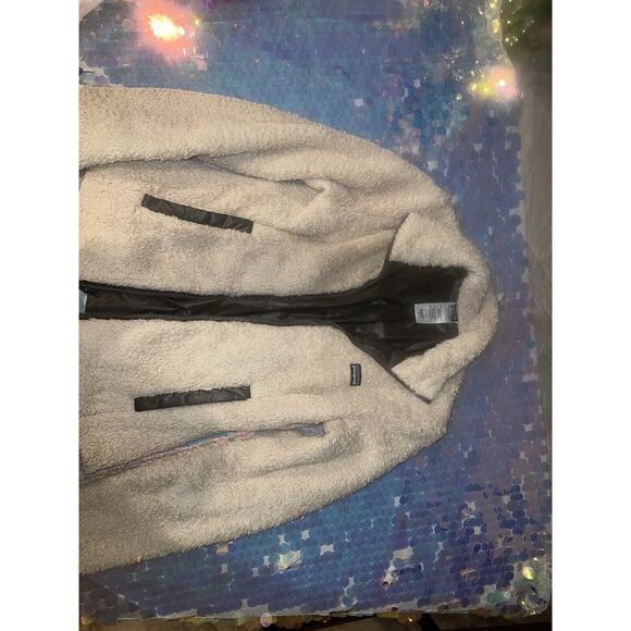 Women’s Fuzzy Patagonia Small Full Zip Fleece Cream - Picture 2 of 3